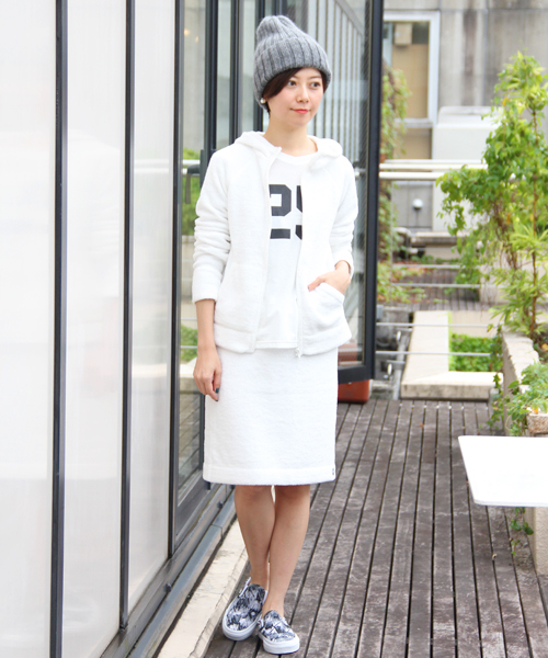 UNITED ARROWS（ユナイテッドアローズ）の「SFL P MOCO ジップパーカー ◆（パーカー・レディース・ホワイト/ネイビー・フリー）」の9枚目の写真