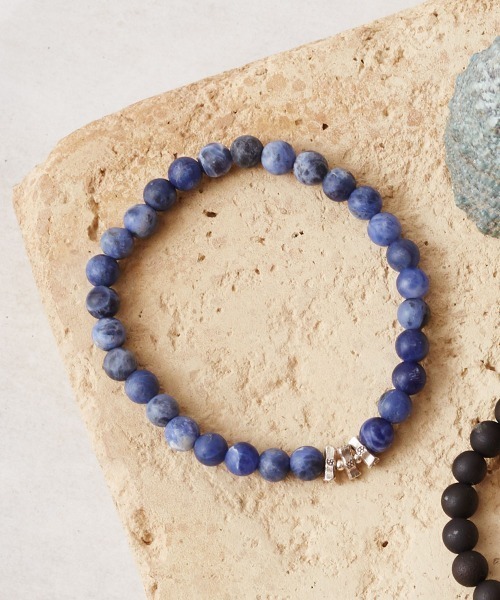 CHAN LUU（チャンルー）の「セミプレシャスストーン ストレッチブレスレット BS-6028（ブレスレット・メンズ・ターコイズブルー/ダークグレー/ブルー/ブラック/ブラウン/ライトブラウン/ホワイト・フリー）」の7枚目の写真