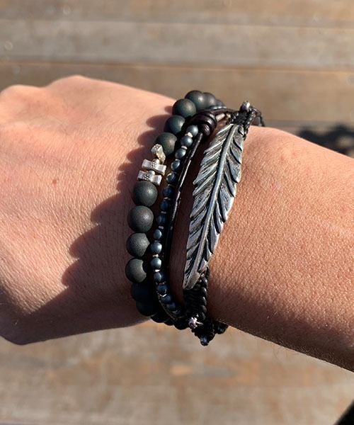 CHAN LUU（チャンルー）の「セミプレシャスストーン ストレッチブレスレット BS-6028（ブレスレット・メンズ・ターコイズブルー/ダークグレー/ブルー/ブラック/ブラウン/ライトブラウン/ホワイト・フリー）」の3枚目の写真