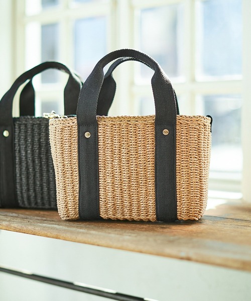 LEPSIM（レプシィム）の「ペーパーミニＴＯＴＥ　929438（ショルダーバッグ・レディース・ブラック/ベージュ/グレイッシュベージュ・ONE SIZE）」の3枚目の写真