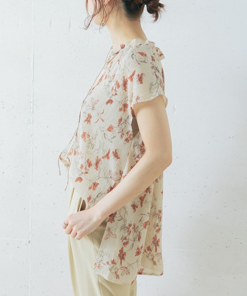 URBAN RESEARCH ROSSO(アーバンリサーチロッソ)の「ヨウリュウフラワーブラウス(シャツ/ブラウス・レディース・ブラック/アイボリー・FREE)」の3枚目の写真