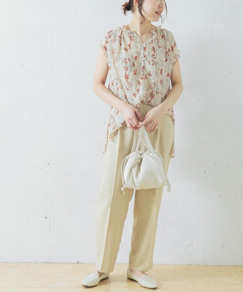 URBAN RESEARCH ROSSO(アーバンリサーチロッソ)の「ヨウリュウフラワーブラウス(シャツ/ブラウス・レディース・ブラック/アイボリー・FREE)」の5枚目の写真