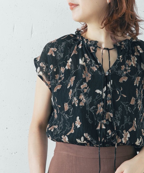 URBAN RESEARCH ROSSO(アーバンリサーチロッソ)の「ヨウリュウフラワーブラウス(シャツ/ブラウス・レディース・ブラック/アイボリー・FREE)」の8枚目の写真