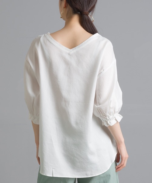 OMNES Another Edition（オムネス アナザーエディション）の「製品洗い綿サテン ボリューム袖2wayプルオーバーシャツ（シャツ/ブラウス・レディース・ホワイト/ブラウン系その他・FREE）」の9枚目の写真