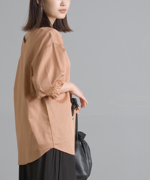 OMNES Another Edition（オムネス アナザーエディション）の「製品洗い綿サテン ボリューム袖2wayプルオーバーシャツ（シャツ/ブラウス・レディース・ホワイト/ブラウン系その他・FREE）」の10枚目の写真