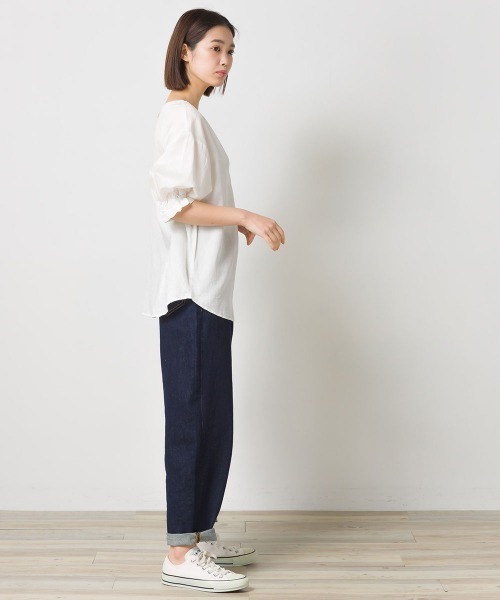 OMNES Another Edition（オムネス アナザーエディション）の「製品洗い綿サテン ボリューム袖2wayプルオーバーシャツ（シャツ/ブラウス・レディース・ホワイト/ブラウン系その他・FREE）」の20枚目の写真