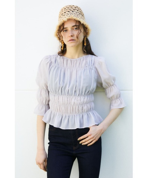 MOUSSY（マウジー）の「SHIRRING ブラウス（シャツ/ブラウス・レディース・ライトパープル/キャメル/ダークブラウン・FREE）」の3枚目の写真