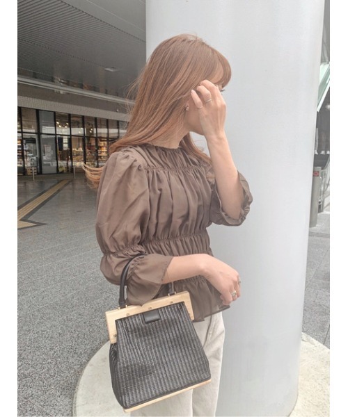 MOUSSY（マウジー）の「SHIRRING ブラウス（シャツ/ブラウス・レディース・ライトパープル/キャメル/ダークブラウン・FREE）」の20枚目の写真