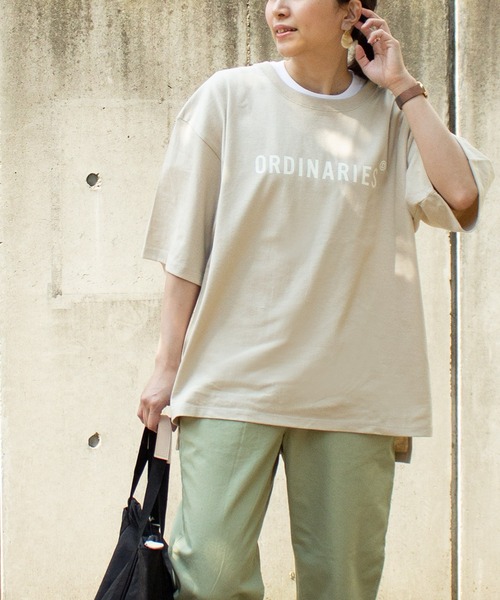 ALL ORDINARIES(オールオーディナリーズ)の「ORDINARIESロゴオーバーTシャツ(Tシャツ/カットソー・レディース・ホワイト/ベージュ/オリーブ/ブラック・M/XS/L)」の1枚目の写真