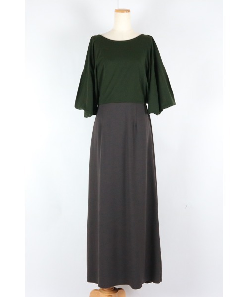 AULA AILA(アウラアイラ)の「ツイストバックドレス(ドレス・レディース・ブラック/オレンジ/カーキ・1/0)」の3枚目の写真