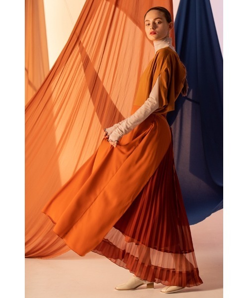 AULA AILA(アウラアイラ)の「ツイストバックドレス(ドレス・レディース・ブラック/オレンジ/カーキ・1/0)」の6枚目の写真