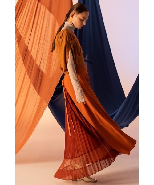 AULA AILA(アウラアイラ)の「ツイストバックドレス(ドレス・レディース・ブラック/オレンジ/カーキ・1/0)」の8枚目の写真