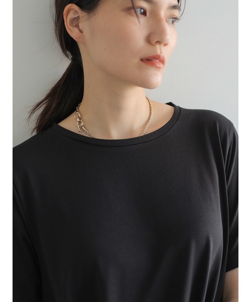 AMERICAN HOLIC（アメリカンホリック）の「クルーネックカットフレアワンピース（ワンピース・レディース・ブラック/ネイビー/マスタード/グレイッシュベージュ・M/L）」の5枚目の写真