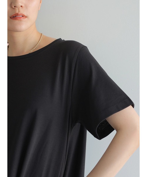 AMERICAN HOLIC（アメリカンホリック）の「クルーネックカットフレアワンピース（ワンピース・レディース・ブラック/ネイビー/マスタード/グレイッシュベージュ・M/L）」の6枚目の写真