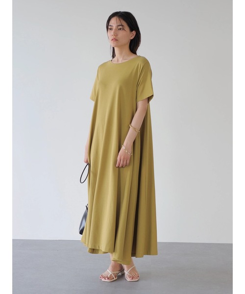 AMERICAN HOLIC（アメリカンホリック）の「クルーネックカットフレアワンピース（ワンピース・レディース・ブラック/ネイビー/マスタード/グレイッシュベージュ・M/L）」の11枚目の写真