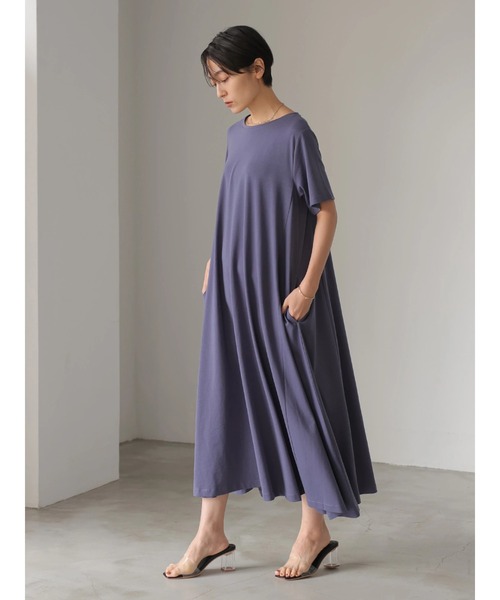 AMERICAN HOLIC（アメリカンホリック）の「クルーネックカットフレアワンピース（ワンピース・レディース・ブラック/ネイビー/マスタード/グレイッシュベージュ・M/L）」の17枚目の写真