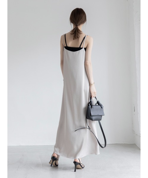 amel（エイメル）の「サテンロングキャミドレス（ワンピース・レディース・グレイッシュベージュ・FREE）」の10枚目の写真