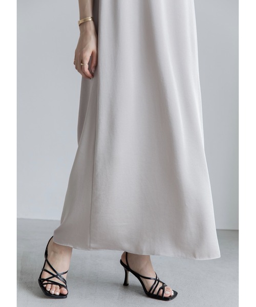 amel（エイメル）の「サテンロングキャミドレス（ワンピース・レディース・グレイッシュベージュ・FREE）」の15枚目の写真