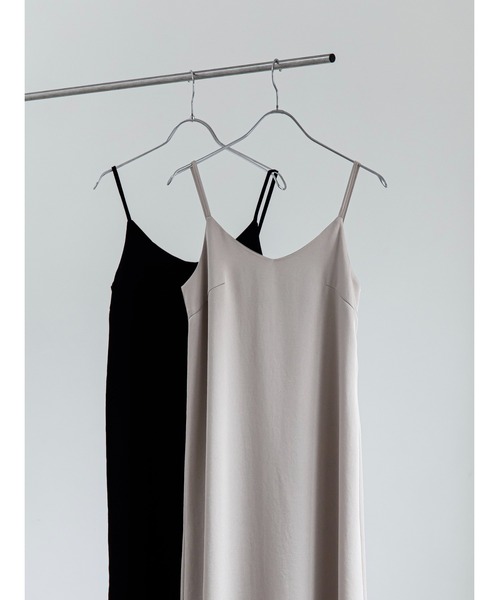 amel（エイメル）の「サテンロングキャミドレス（ワンピース・レディース・グレイッシュベージュ・FREE）」の17枚目の写真