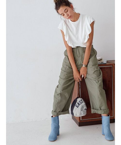 Ungrid（アングリッド）の「フリルデザインタンクトップ（Tシャツ/カットソー・レディース・オフホワイト/ブラック/カーキ・FREE）」の14枚目の写真