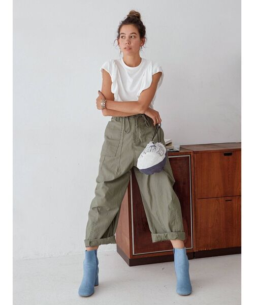 Ungrid（アングリッド）の「フリルデザインタンクトップ（Tシャツ/カットソー・レディース・オフホワイト/ブラック/カーキ・FREE）」の8枚目の写真