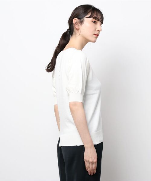 Te chichi（テチチ）の「【UVカット】バックパールニットプルオーバー（ニット/セーター・レディース・グレー/ブラック/オフホワイト・ﾌﾘ-）」の4枚目の写真