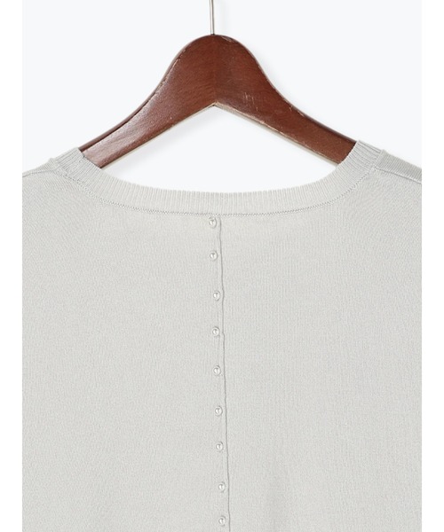 Te chichi（テチチ）の「【UVカット】バックパールニットプルオーバー（ニット/セーター・レディース・グレー/ブラック/オフホワイト・ﾌﾘ-）」の9枚目の写真