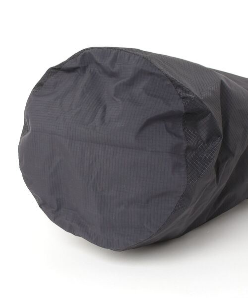 Speedo（スピード）の「Speedo/ハイドロエアウォータープルーフ ナイロンバッグ13L（エコバッグ/サブバッグ・レディース・ブラック/カーキ・FREE）」の5枚目の写真