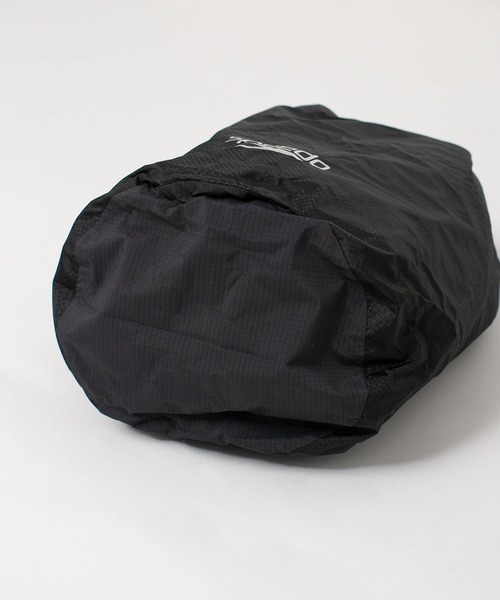 Speedo（スピード）の「Speedo/ハイドロエアウォータープルーフ ナイロンバッグ13L（エコバッグ/サブバッグ・レディース・ブラック/カーキ・FREE）」の11枚目の写真