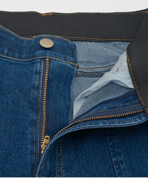 Futier land（フューティアランド）の「フロントスリットテーパードデニムパンツ（デニムパンツ・レディース・ブルー/ネイビー/インディゴブルー・SMALL/MEDIUM/LARGE/X-LARGE）」の20枚目の写真