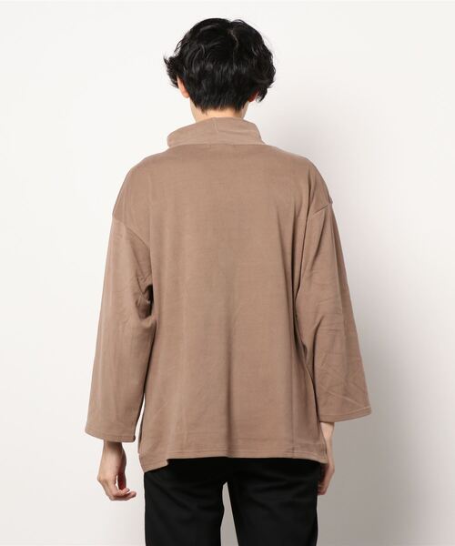 CERCA（チェルカ）の「RS/モックネック　スムースTシャツ（Tシャツ/カットソー・メンズ・ライトグレー/モカ/ブラック・MEDIUM/LARGE）」の4枚目の写真