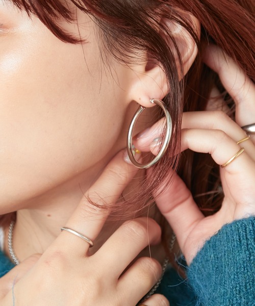 Omekashi(オメカシ)の「ミドルフープピアス(ピアス(両耳用)・レディース・ゴールド/シルバー・ONE SIZE)」の1枚目の写真