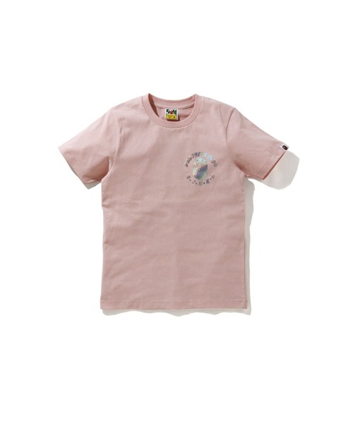 A BATHING APE(アベイシングエイプ)の「HOLOGRAM ASNKA LETTERED TEE L(Tシャツ/カットソー・レディース・ピンク/ブラック・X-SMALL/SMALL/XX-SMALL)」の1枚目の写真