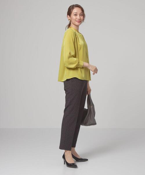 closet story(クローゼットストーリー)の「<closet story(クローゼットストーリー)>ネックサテン ブラウス(シャツ/ブラウス・レディース・イエロー/ロイヤルブルー/ブラック・FREE)」の5枚目の写真