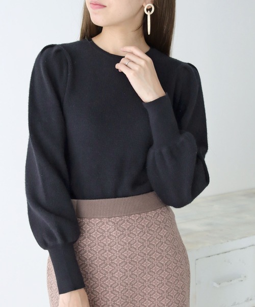 cheriella(シェリエラ)の「【cheriella】もちもち片畦ショルダータックニット(ニット/セーター・レディース・パープル/ブラック/グリーン/ベージュ/アイボリー・M)」の12枚目の写真