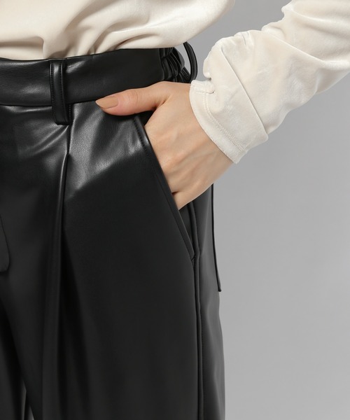 BARNYARDSTORM（バンヤードストーム）の「BARNYARDSTORM / フェイクレザー裾タブパンツ（その他パンツ・レディース・ブラック/オフホワイト・1/0）」の18枚目の写真