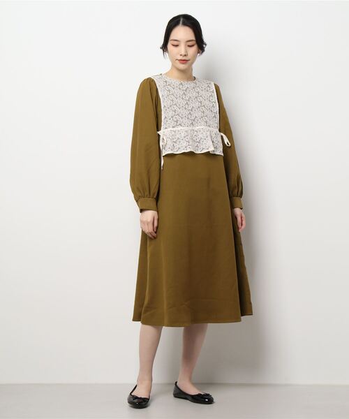 ehka sopo（エヘカソポ）の「レースビブワンピース（ワンピース・レディース・ブラック/カーキ/キナリ・ﾌﾘ-）」の4枚目の写真