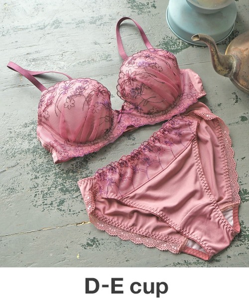 AMPHI（アンフィ）の「【ブラ＆ショーツ セット】線画調ステッチ×花柄