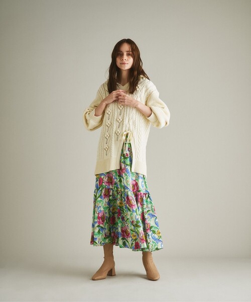 GRACE CONTINENTAL(グレースコンチネンタル)の「レースアップニットトップ(ニット/セーター・レディース・ホワイト/ネイビー・36)」の4枚目の写真