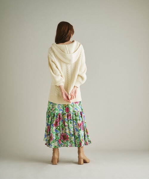 GRACE CONTINENTAL(グレースコンチネンタル)の「レースアップニットトップ(ニット/セーター・レディース・ホワイト/ネイビー・36)」の6枚目の写真