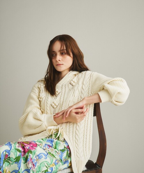 GRACE CONTINENTAL(グレースコンチネンタル)の「レースアップニットトップ(ニット/セーター・レディース・ホワイト/ネイビー・36)」の8枚目の写真