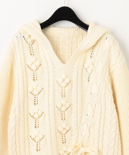 GRACE CONTINENTAL(グレースコンチネンタル)の「レースアップニットトップ(ニット/セーター・レディース・ホワイト/ネイビー・36)」の16枚目の写真