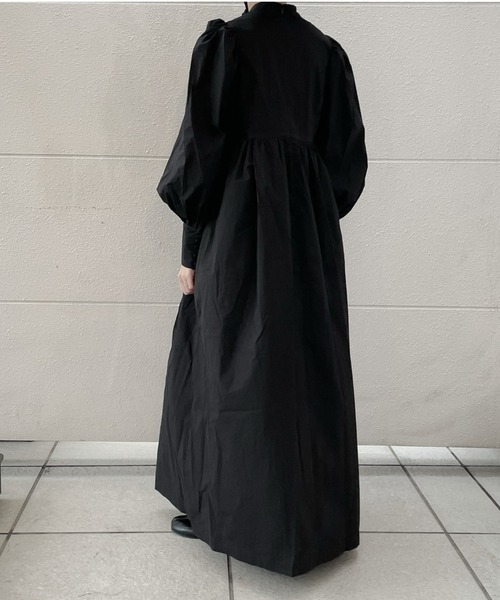 PERNA（ペルナ）の「パフスリーブロングワンピース（ワンピース・レディース・ブラック/ベージュ・M/L）」の6枚目の写真