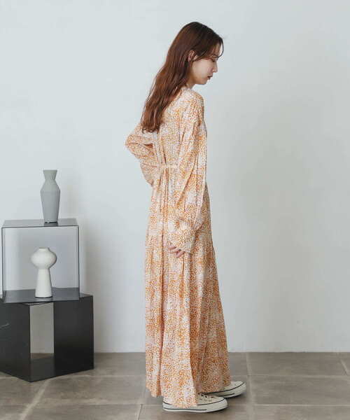 SENSE OF PLACE by URBAN RESEARCH(センスオブプレイスバイアーバンリサーチ)の「ボリュームスリーブティアードワンピース(ワンピース・レディース・オレンジ系その他/ブラック/ライトベージュ/ブルー系その他・ONE)」の18枚目の写真