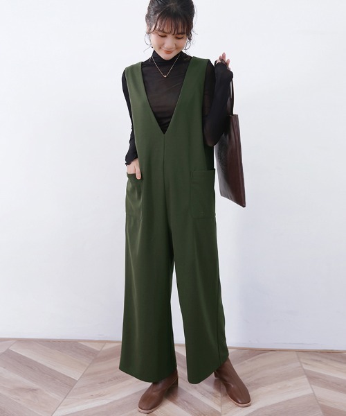 Doux Belle（ドゥーベル）の「深Vネックサロペット（サロペット/オーバーオール・レディース・ベージュ/ブラック/カーキ/ブラウン/ネイビー/ベージュ系その他・FREE）」の21枚目の写真