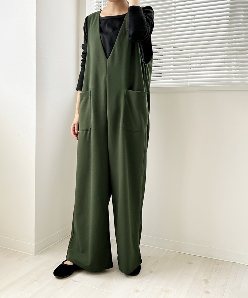 Doux Belle（ドゥーベル）の「深Vネックサロペット（サロペット/オーバーオール・レディース・ベージュ/ブラック/カーキ/ブラウン/ネイビー/ベージュ系その他・FREE）」の7枚目の写真