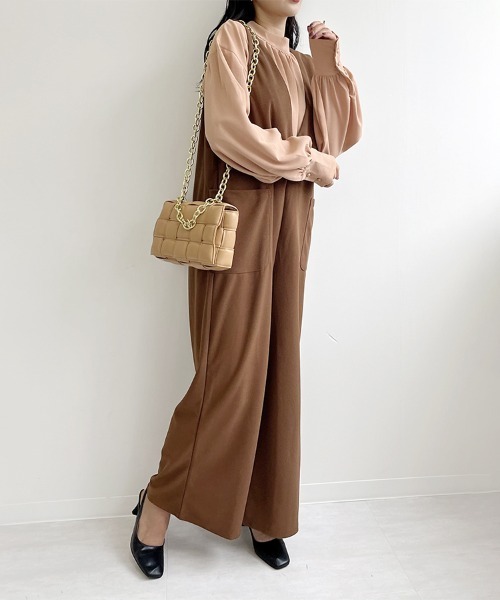 Doux Belle（ドゥーベル）の「深Vネックサロペット（サロペット/オーバーオール・レディース・ベージュ/ブラック/カーキ/ブラウン/ネイビー/ベージュ系その他・FREE）」の13枚目の写真