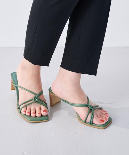 green label relaxing（グリーンレーベルリラクシング）の「【矢野未希子さん着用】＜Oggi×green label relaxing＞スクエアチューブ サンダル(5cmヒール)（サンダル・レディース・オフホワイト/クリーム/ブラック/ケリー・S/M/L/LL/XS）」の4枚目の写真