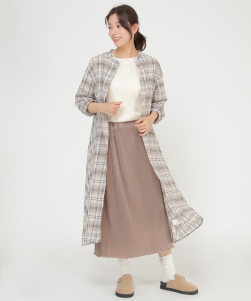 LBC(エルビーシー)の「リネンコンバンドカラーシャツワンピース(シャツワンピース・レディース・スカイブルー/ブラウン/ブラック・M/L)」の1枚目の写真