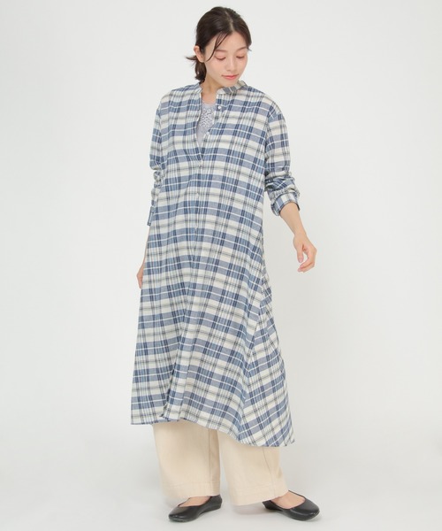 LBC(エルビーシー)の「リネンコンバンドカラーシャツワンピース(シャツワンピース・レディース・スカイブルー/ブラウン/ブラック・M/L)」の3枚目の写真